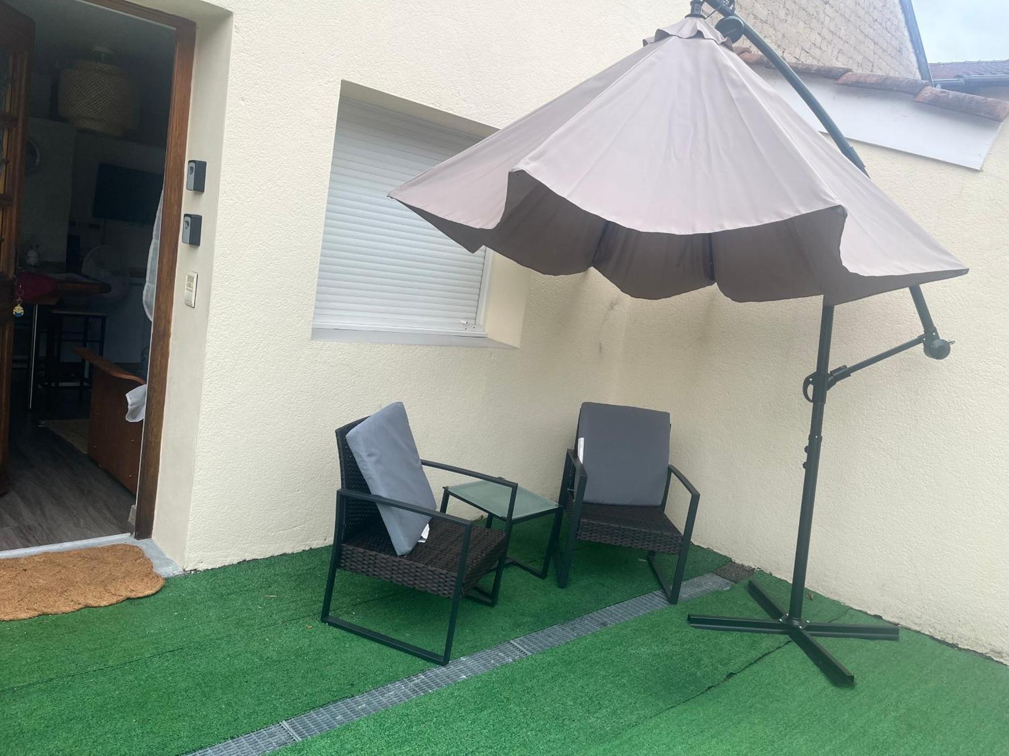 Le Petit Prince , Jolie Maisonnette Terrasse Netflix Parking Prive Jeux De Societe Бург-ан-Бресс Экстерьер фото